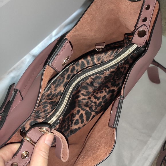 Gorgeous Genuine Mauve Leather Convertible Hobo Bag With Removable Insert - Picture 10 of 16